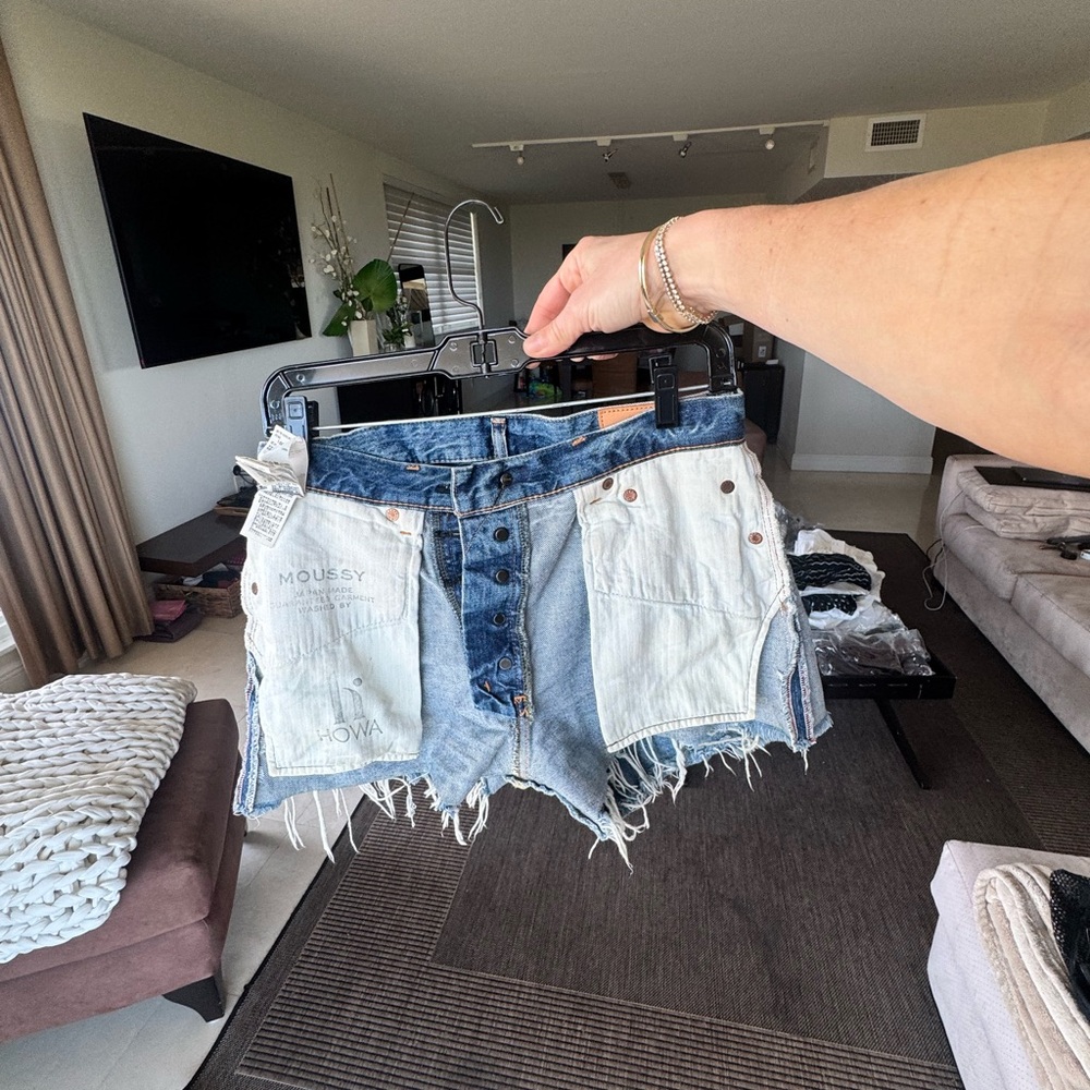Moussy Denim Women cut-off Shorts - Picture 8 of 14
